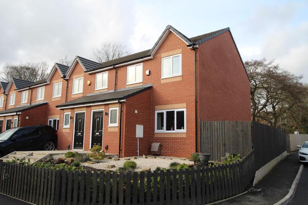 Cherwell Drive, Off Halifax Rd, Bradford 3 bed townhouse £149,995