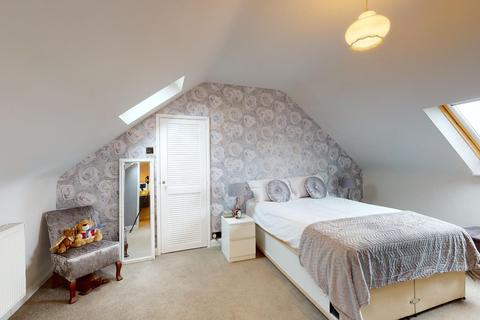 10 Greenhill Gardens, Minster, Ramsgate, CT12 4EW