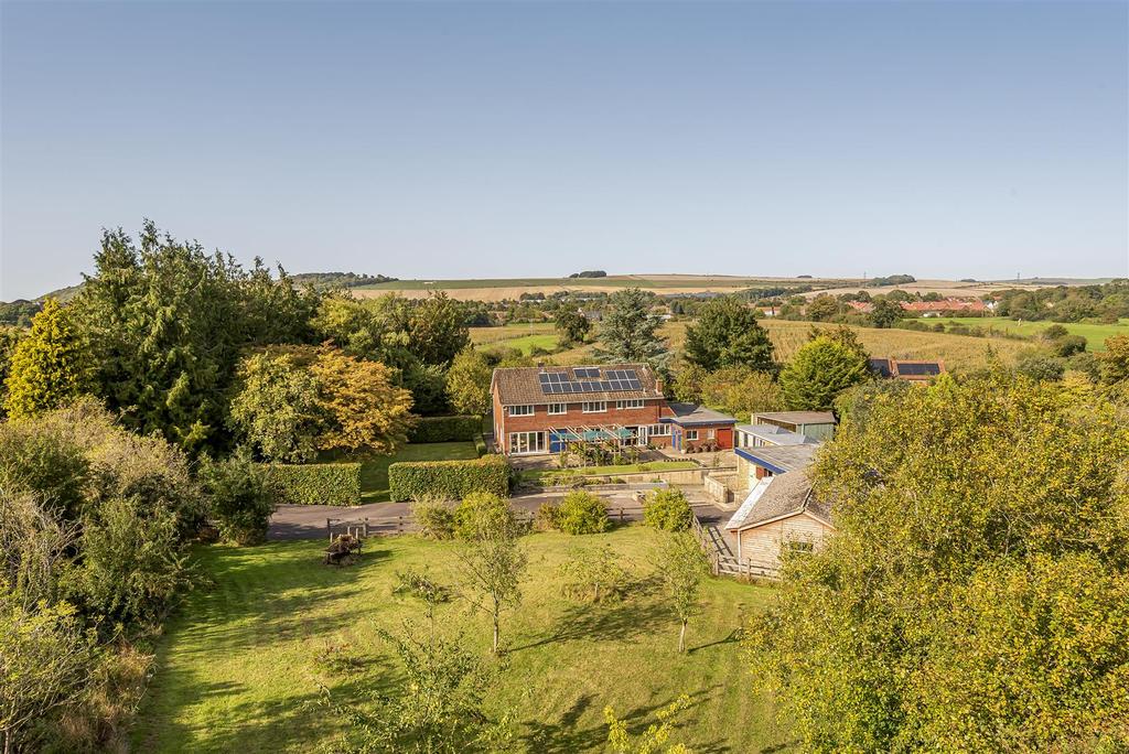 Coate, Devizes 5 bed detached house £850,000