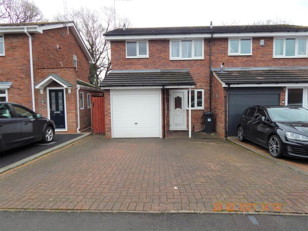 Tenbury Close, Redditch 2 bed semidetached house £795 pcm (£183 pw)