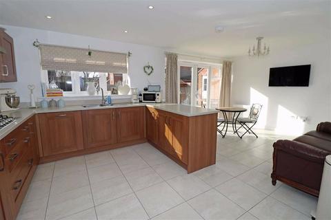 9 Jonson Avenue, Warwick, CV34 6PG