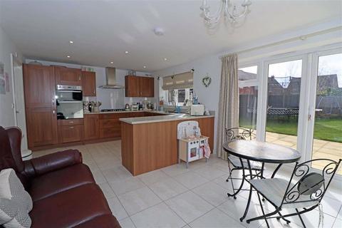 9 Jonson Avenue, Warwick, CV34 6PG