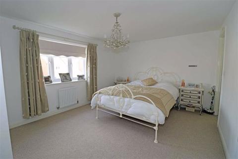 9 Jonson Avenue, Warwick, CV34 6PG