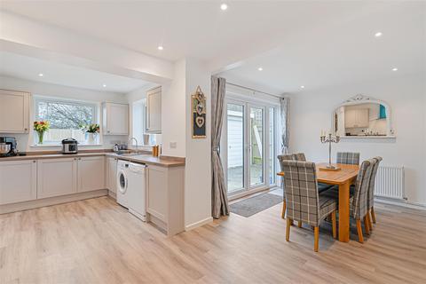 101 Forest Road, Paddock Wood, Tonbridge, TN12 6JX