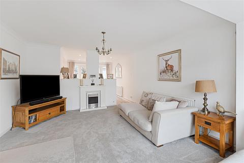 101 Forest Road, Paddock Wood, Tonbridge, TN12 6JX