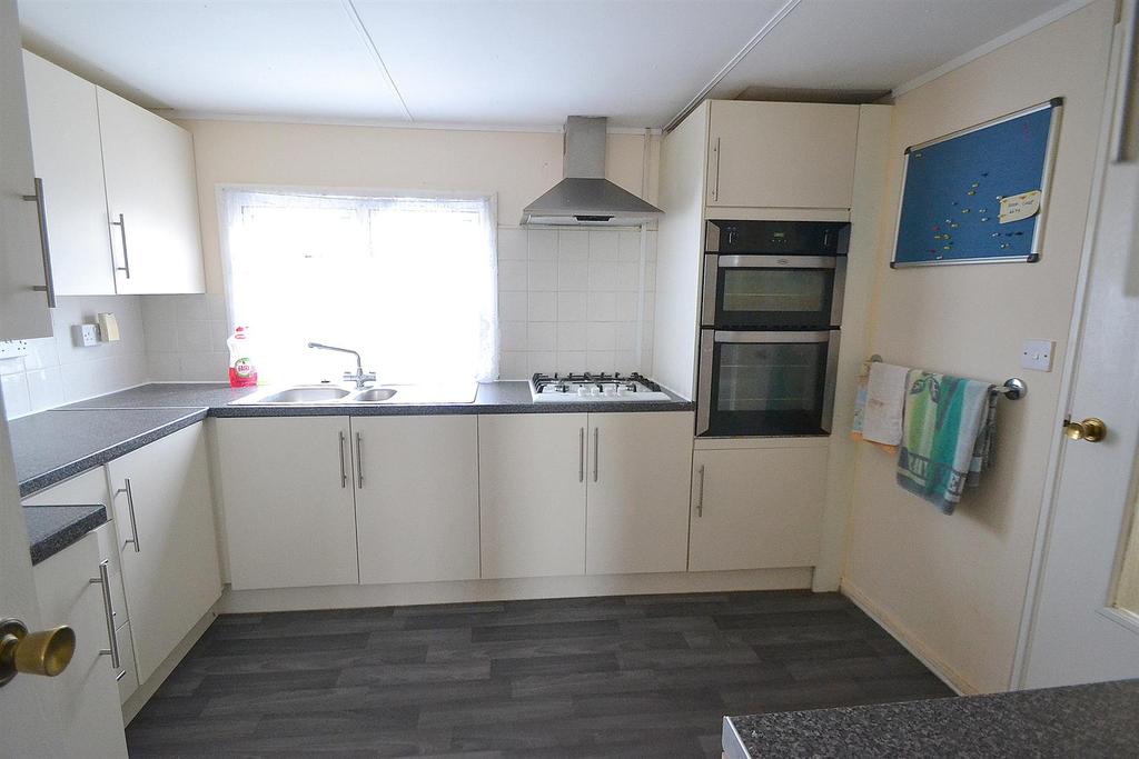 303 lionhousekitchen.jpg