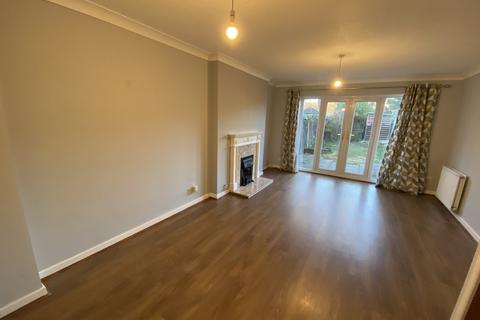 2 bedroom terraced house to rent, Parkway Gardens, Welwyn Garden City