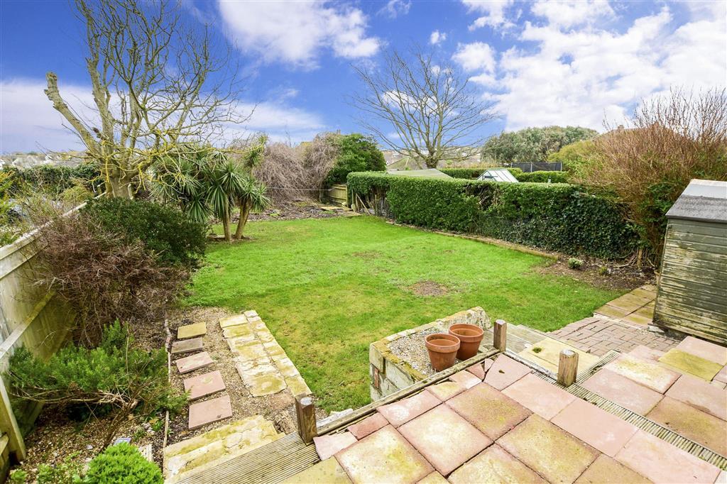 Broomfield Avenue, Cliffs, East Sussex 4 bed end of terrace