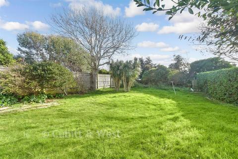 4 bedroom end of terrace house for sale, Broomfield Avenue, Telscombe Cliffs, East Sussex