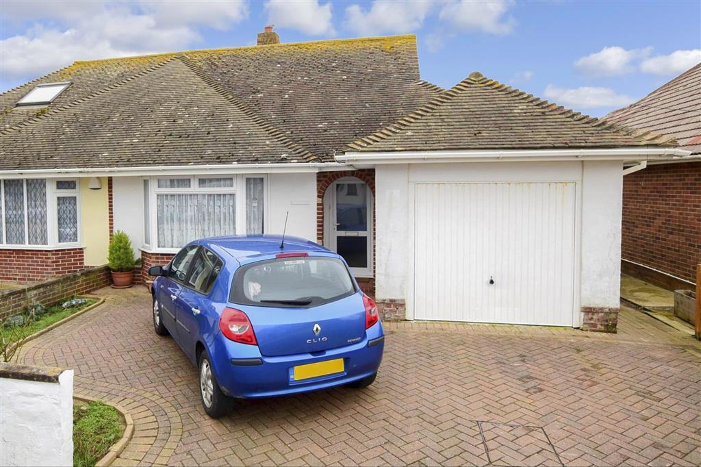 Capel Avenue, Peacehaven, East Sussex 3 bed semidetached bungalow £