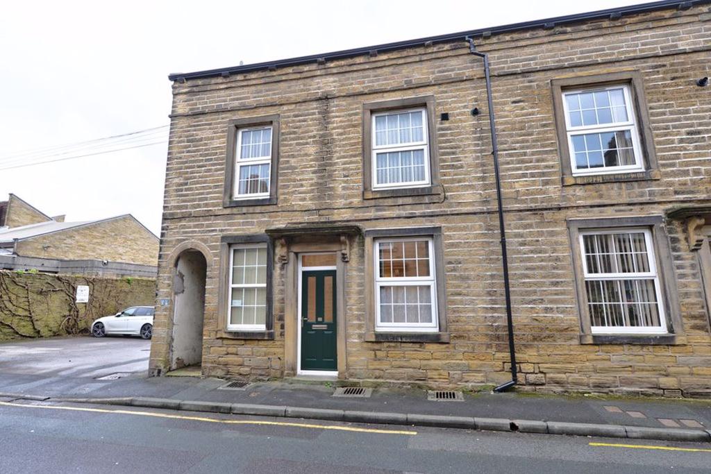 Otley Street, Skipton 2 bed terraced house £595 pcm (£137 pw)