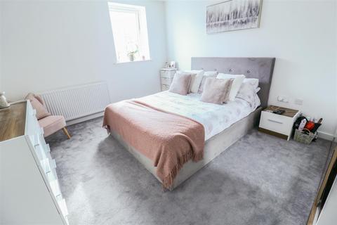 15 North Square, Newhall, Harlow, CM17 9TW
