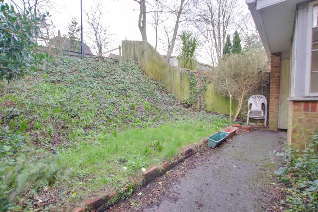 Squirrel Drive, Sholing 1 bed end of terrace house £140,000