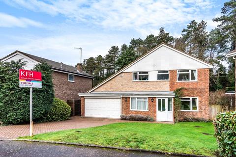 3 Bruton Close, Chislehurst, BR7 5SF
