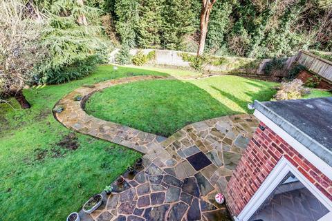 3 Bruton Close, Chislehurst, BR7 5SF