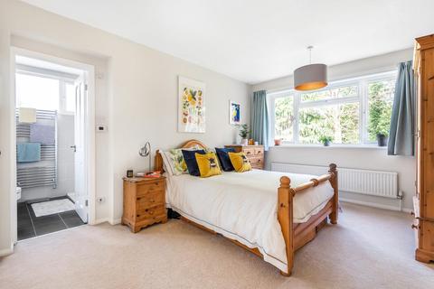3 Bruton Close, Chislehurst, BR7 5SF