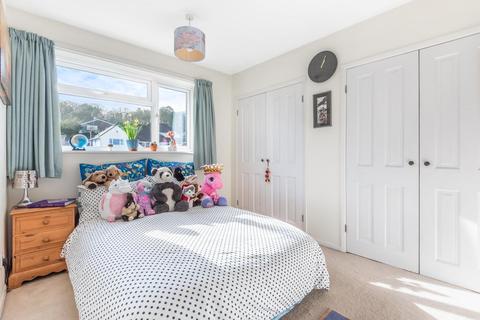 3 Bruton Close, Chislehurst, BR7 5SF