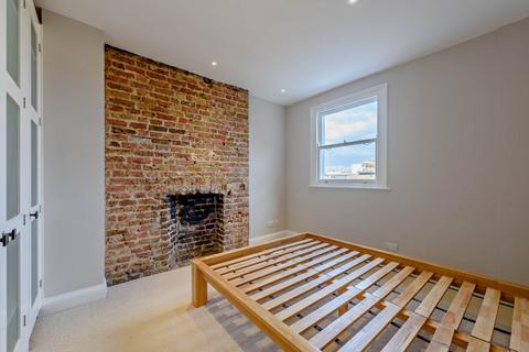 Flat 4, 35 Radipole Road, London, SW6 5DN