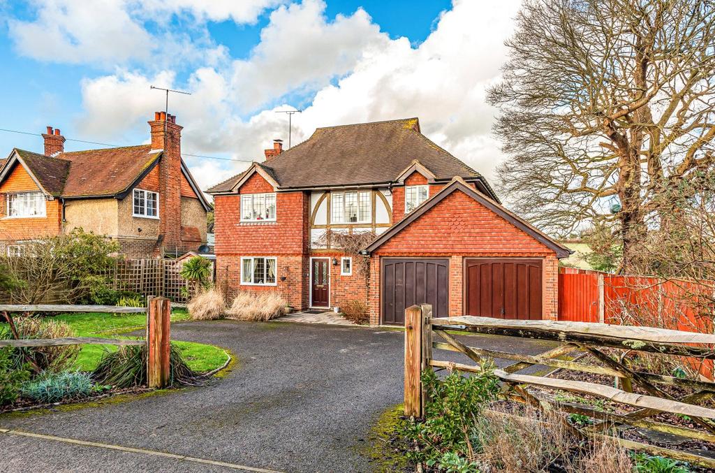 Bell Road, Warnham, Horsham, West Sussex, RH12 4 bed detached house £