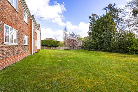 63 Alsford Close, Lightwater, GU18 5LF