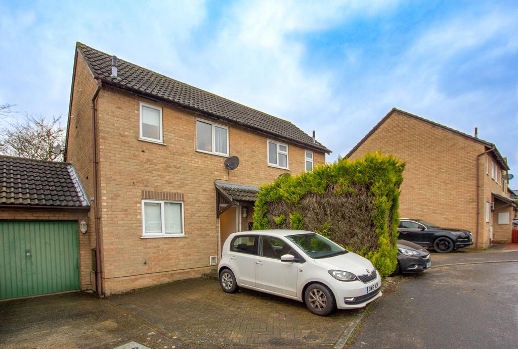 Thorney Leys, Witney, Oxfordshire, OX28 2 bed semidetached house £