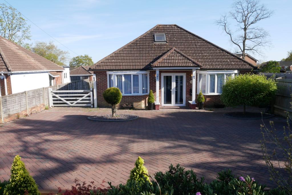 HIGHLANDS ROAD, FAREHAM 3 bed detached bungalow for sale £339,950