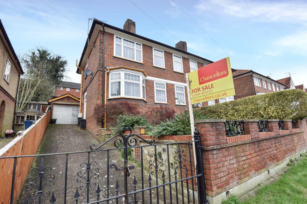 Whitelands Road, High HP12 3 bed semidetached house £1,450