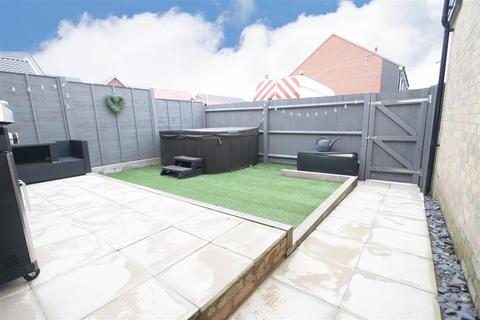 21 The Circle, Great Blakenham, Ipswich, IP6 0FD