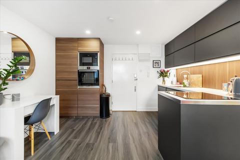 4 Spencer Mews, London, W6 8PB