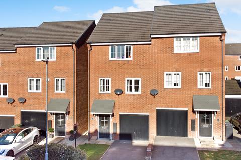 89 Waggon Road, Leeds, LS10 4GN