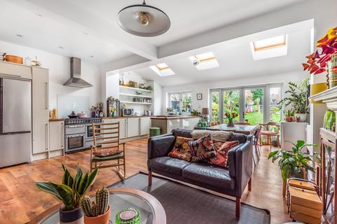 94 Palace View, Bromley, BR1 3ER