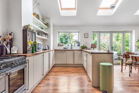 94 Palace View, Bromley, BR1 3ER