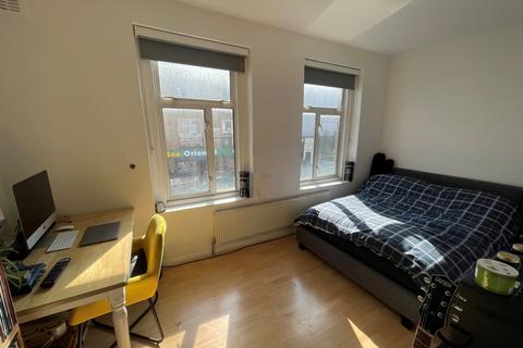 2 bedroom flat to rent, Plender Street, Camden Town, NW1