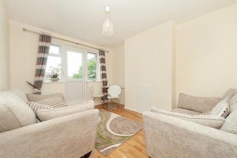 2 bedroom flat to rent, Wilton Court, N10