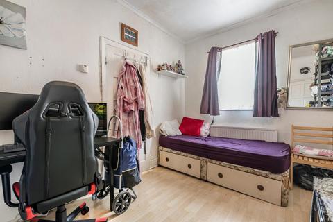 44 Bear Road, Feltham, TW13 6RA