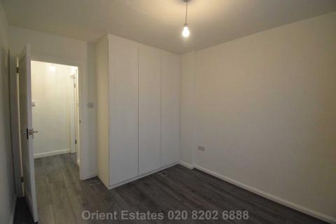 3 bedroom end of terrace house to rent, Sturgess Ave, Hendon Central