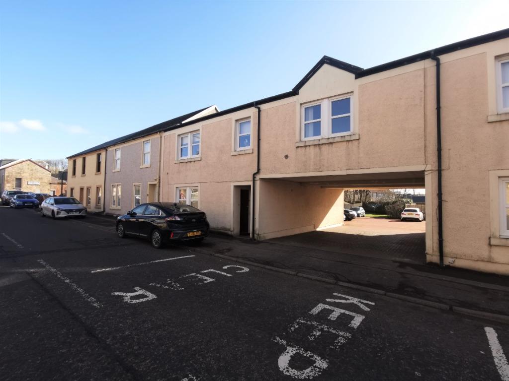 Commercial Road, Strathaven, South Lanarkshire, ML10 2 bed flat £550