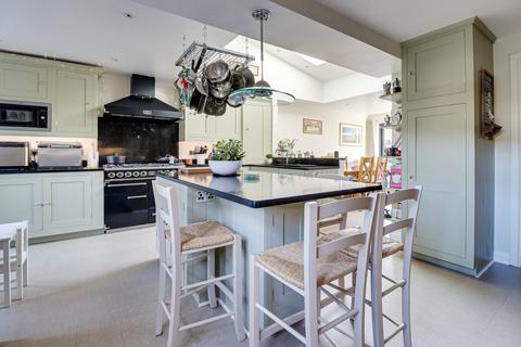8 Armstrong Close, London Colney, St Albans, AL2 1DY