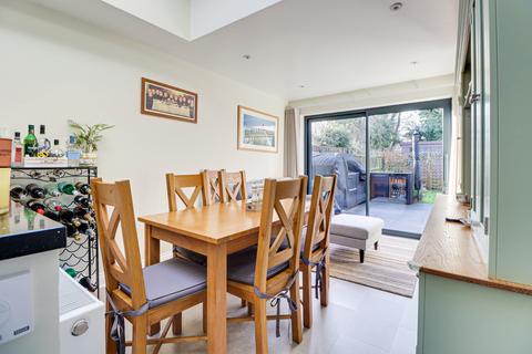 8 Armstrong Close, London Colney, St Albans, AL2 1DY