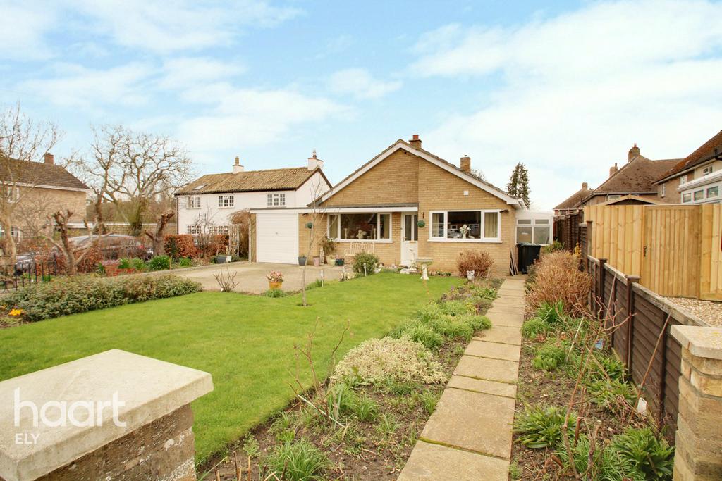 Wood Lane, Stretham 3 bed bungalow £325,000