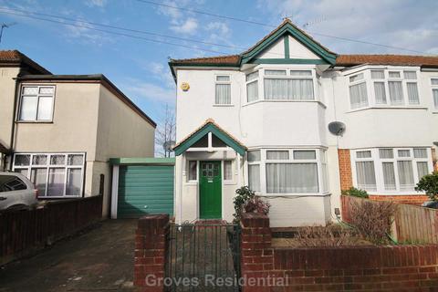 18 Blakes Terrace, New Malden, KT3 6ET