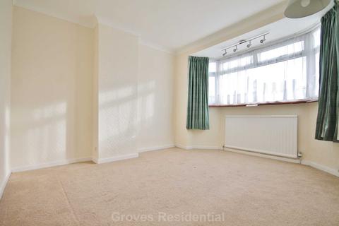 18 Blakes Terrace, New Malden, KT3 6ET