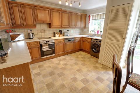11 Regency Close, Chigwell, IG7 5NY