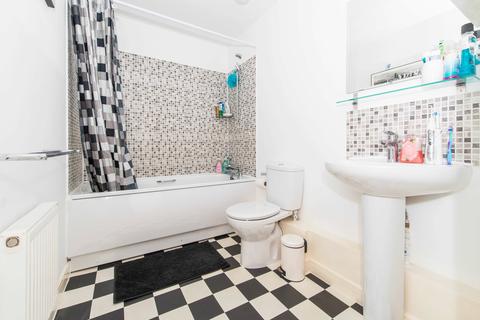 53 Heron Way, Wallington, SM6 9DX