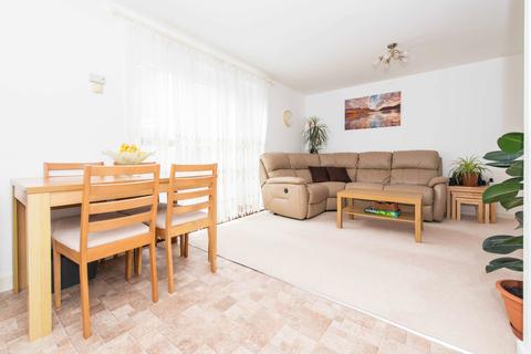 53 Heron Way, Wallington, SM6 9DX
