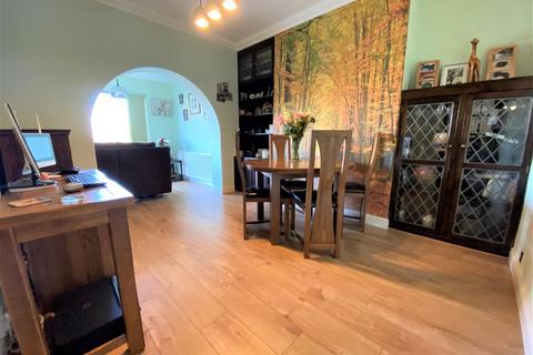 118 Airedale Road, Sheffield, S6 4AW