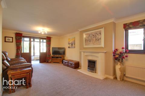 4 Hillside Avenue, Hockley, SS5 4NN