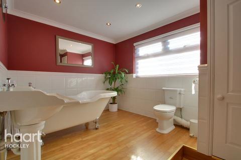 4 Hillside Avenue, Hockley, SS5 4NN