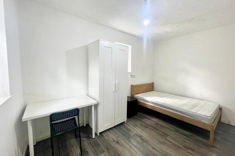 2 bedroom maisonette to rent, Westridge Road, Southampton