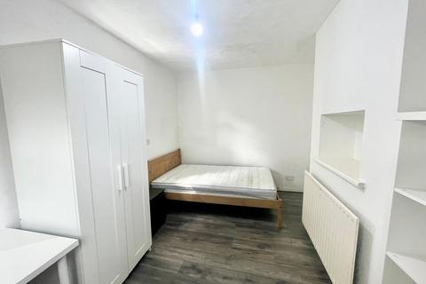 2 bedroom maisonette to rent, Westridge Road, Southampton